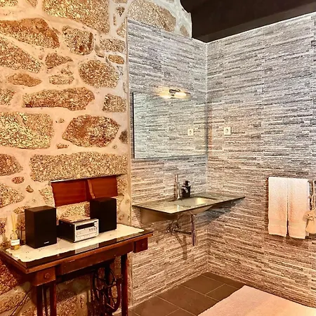 Casas Do Rio 3* Cossourado (Braga)