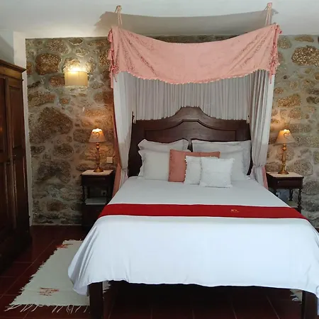 Penzion Casas Do Rio Cossourado (Braga)