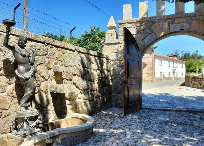 Guest house Casas Do Rio Cossourado (Braga)