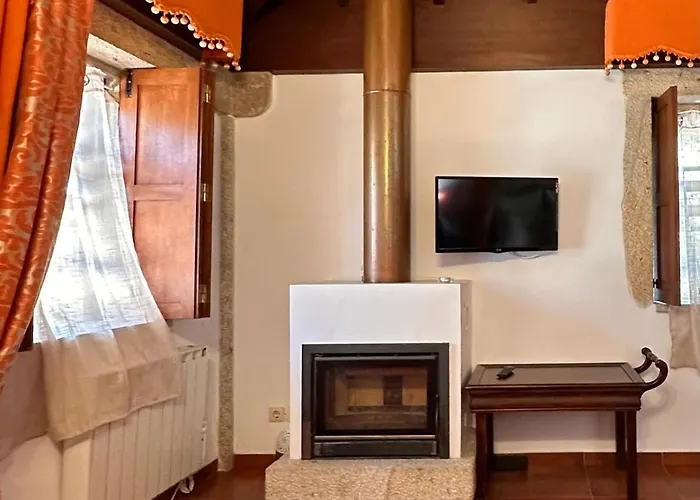 Guest house Casas Do Rio Cossourado (Braga)