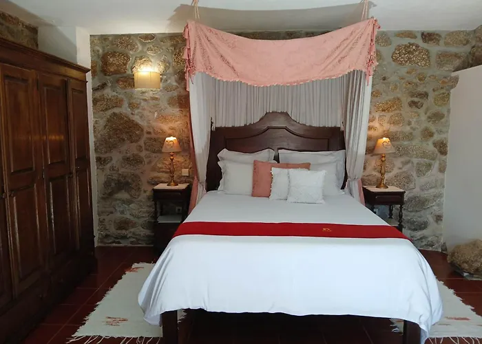 Guest house Casas Do Rio Cossourado (Braga)