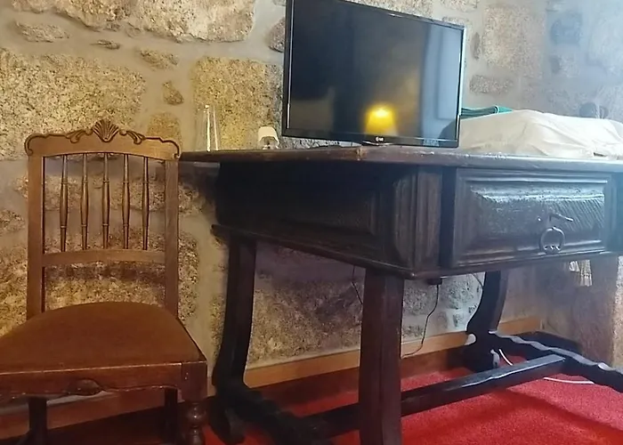 Casas Do Rio Cossourado (Braga)