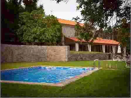 Casas Do Rio Penzion Cossourado (Braga)